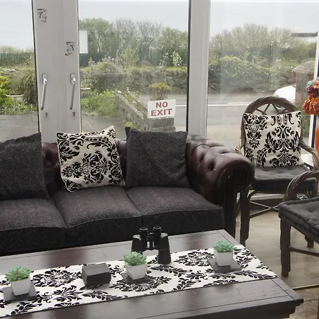 Plas Isa Hotel-2